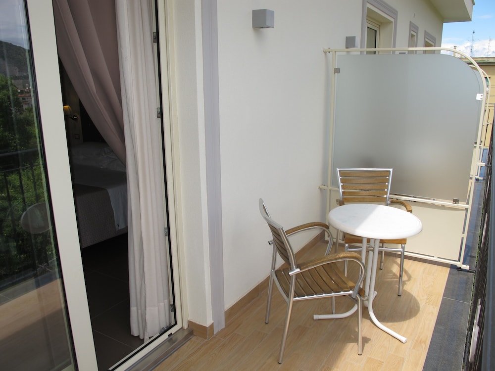 Hotel Club - Sorrento — Hotel rooms in Sant'Angello, Campania