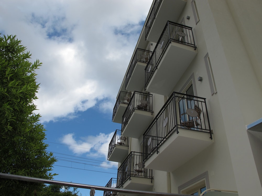 Hotel Club - Sorrento — Hotel building in Sant'Angello, Campania