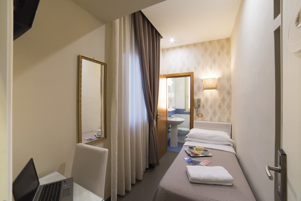 Hotel Club - Sorrento — Hotel rooms in Sant'Angello, Campania