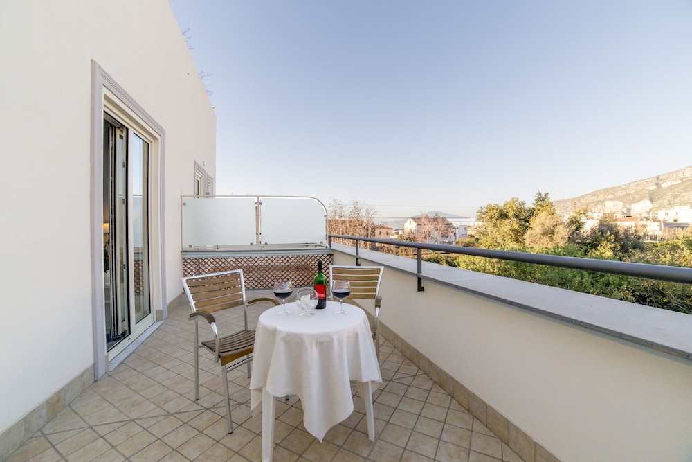 Hotel Club - Sorrento — Hotel rooms in Sant'Angello, Campania