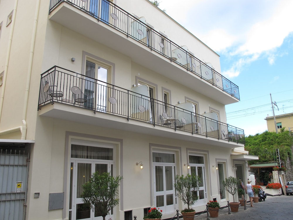 Hotel Club - Sorrento — Hotel building in Sant'Angello, Campania