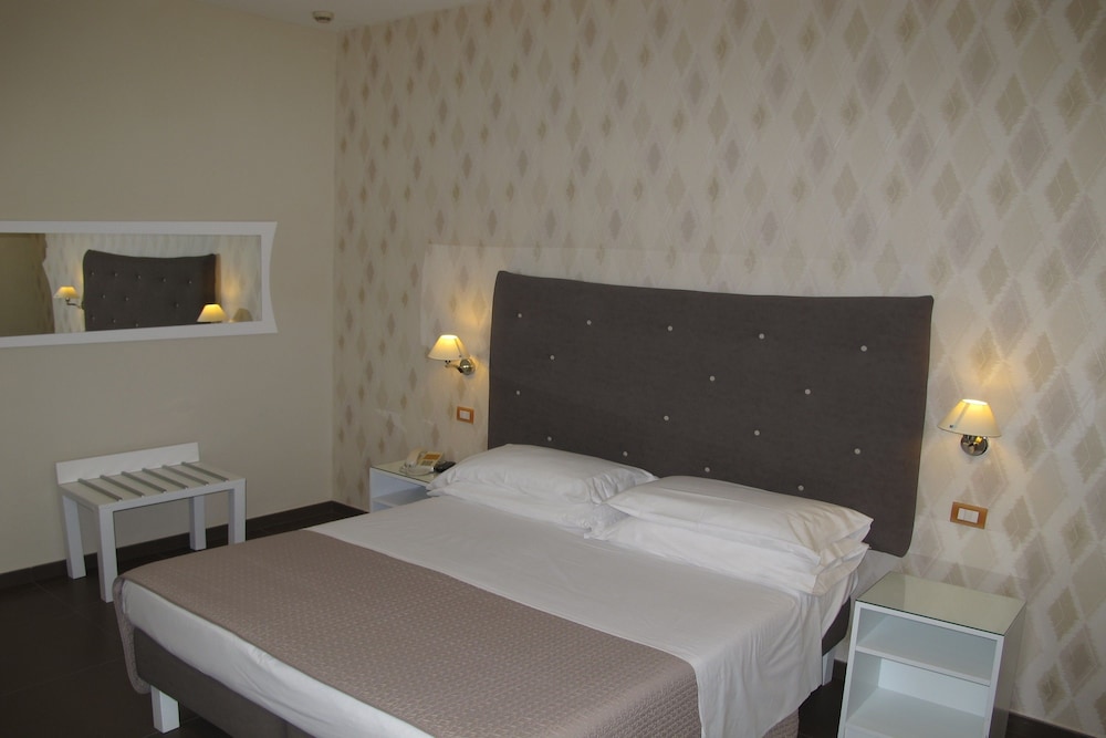 Hotel Club - Sorrento — Hotel rooms in Sant'Angello, Campania
