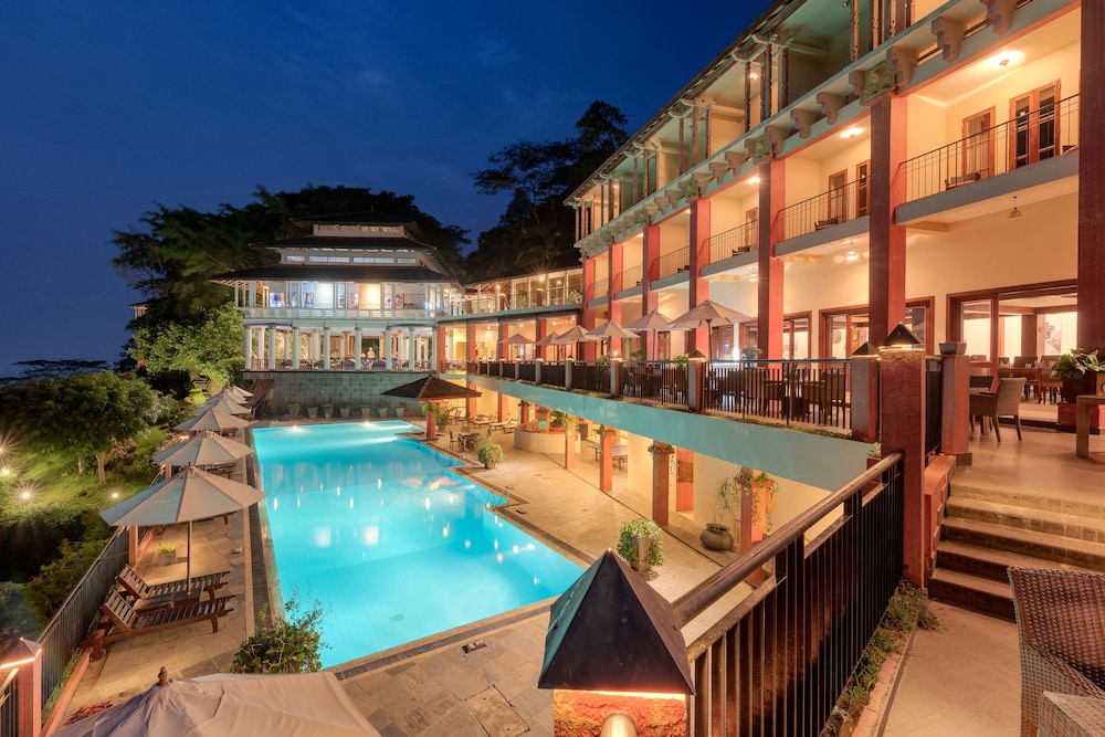 Amaya Hills Kandy — Hotel building in Kandy