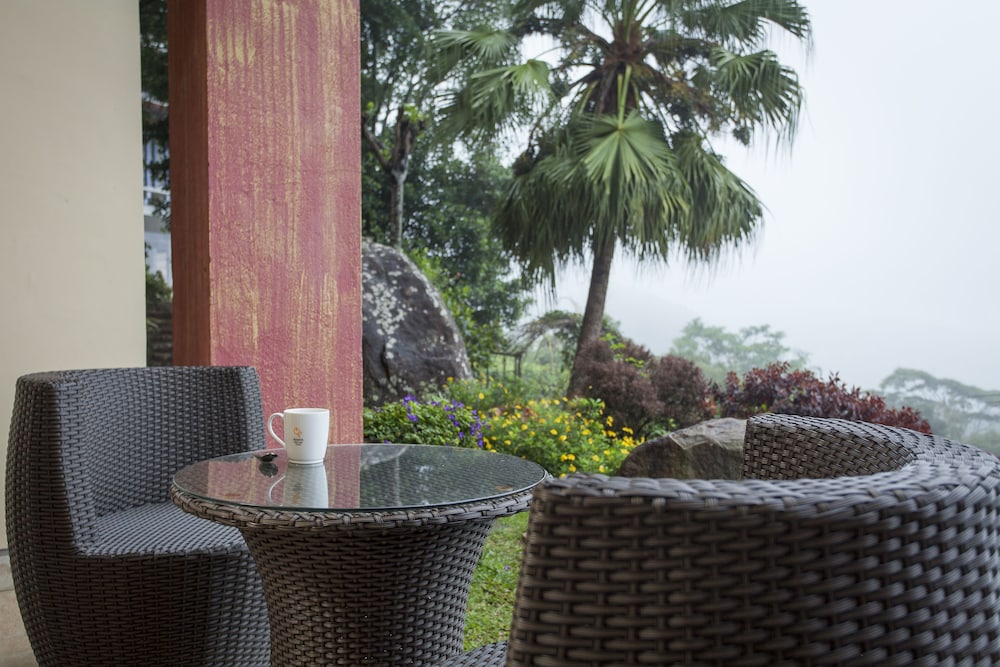Amaya Hills Kandy — Hotel building in Kandy