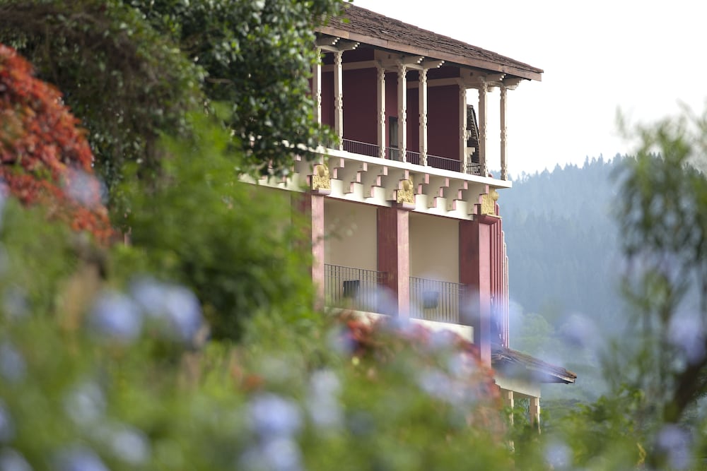 Amaya Hills Kandy — Hotel building in Kandy
