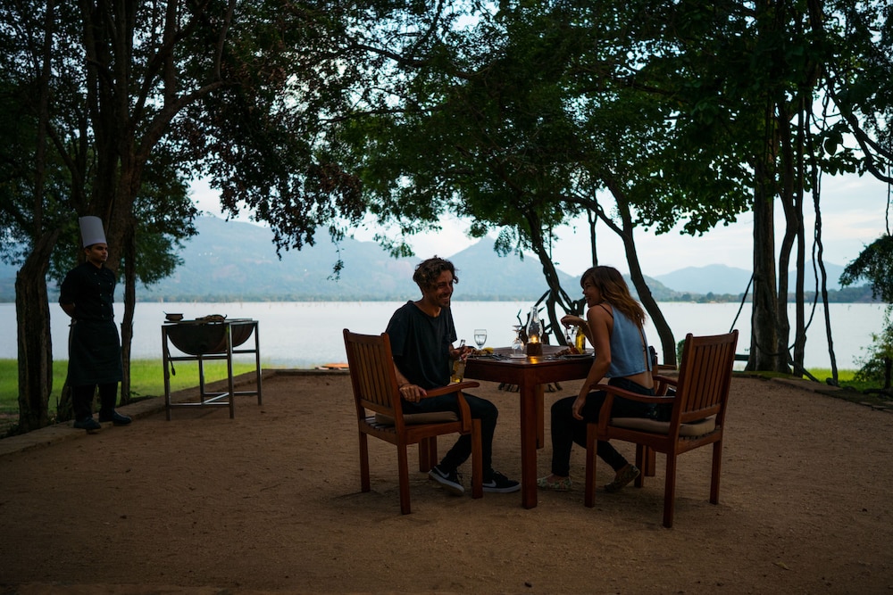 Amaya Lake Dambulla — Restaurant & bars in Dambulla