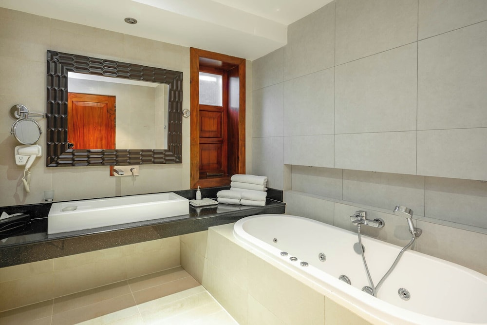 Amaya Lake Dambulla — Hotel rooms in Dambulla