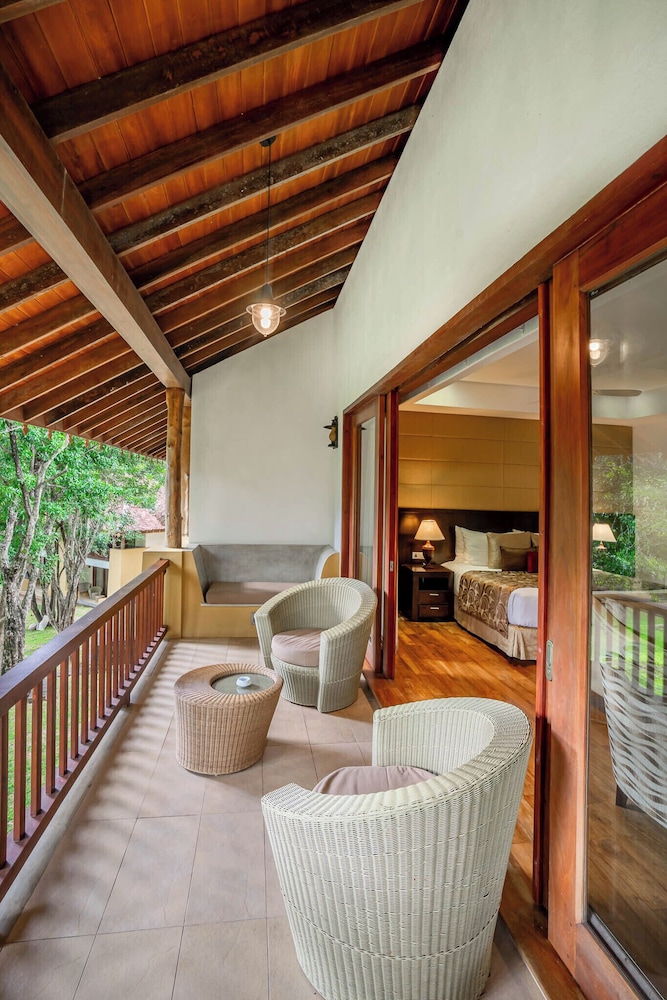 Amaya Lake Dambulla — Hotel rooms in Dambulla