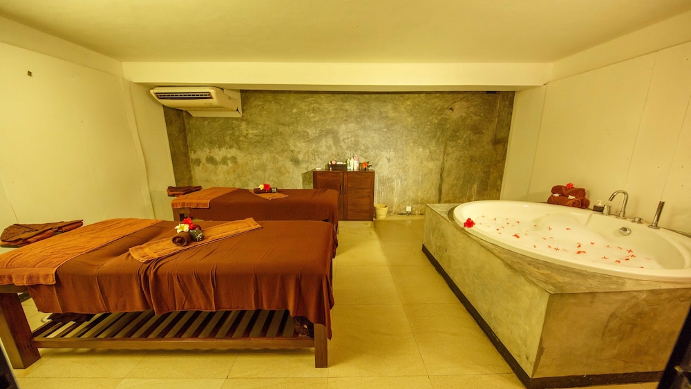 Citrus Hikkaduwa — Hotel rooms in Hikkaduwa, Southern Province