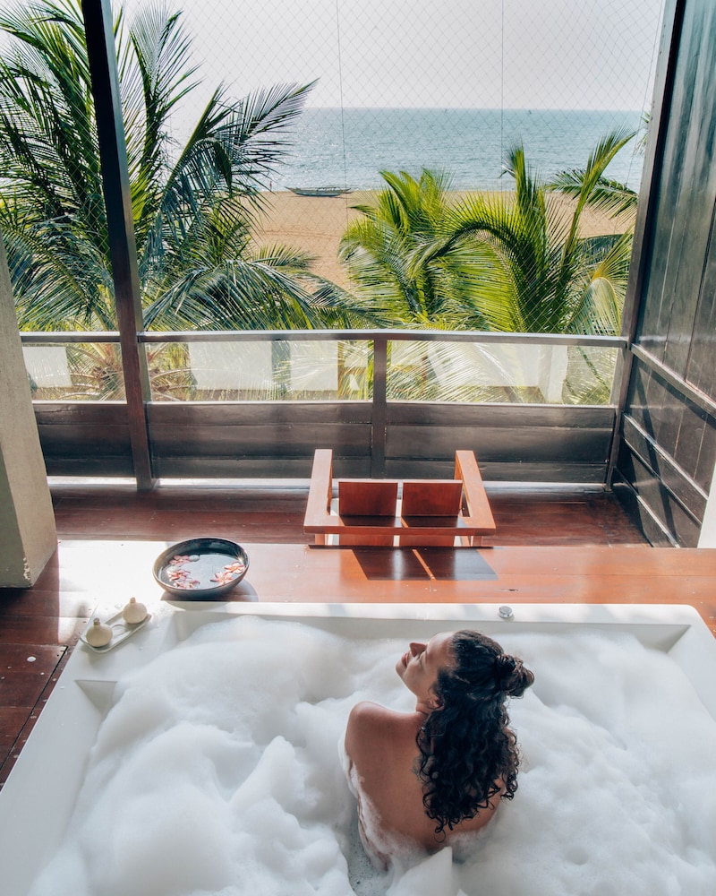 Jetwing Blue — Spa in Negombo, Western Province