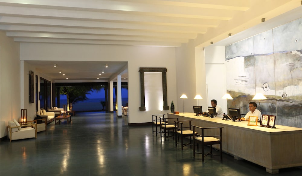 Jetwing Blue — Hotel building in Negombo, Western Province