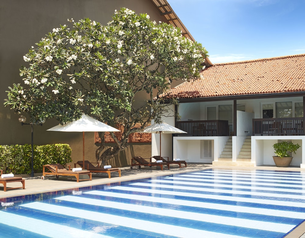 Jetwing Blue — Swimming pool in Negombo, Western Province