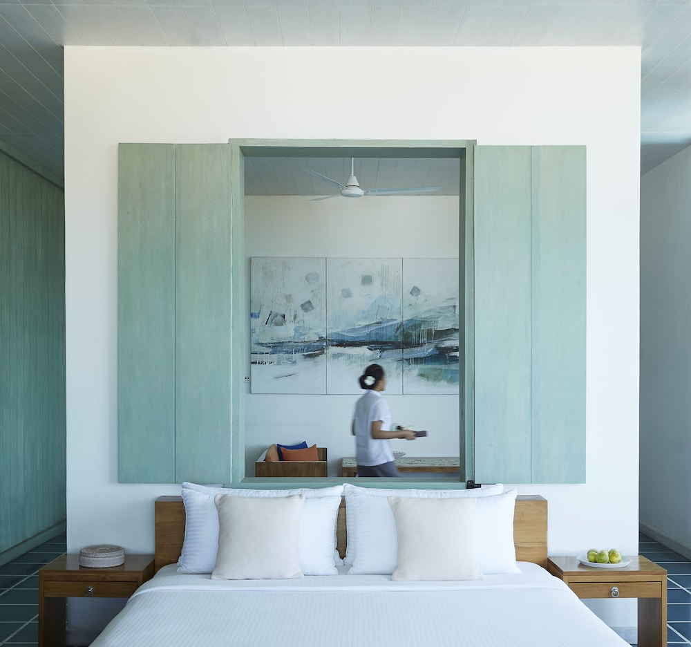 Jetwing Blue — Hotel rooms in Negombo, Western Province