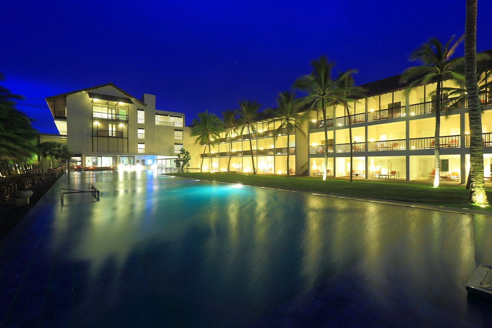 Jetwing Blue — Hotel building in Negombo, Western Province