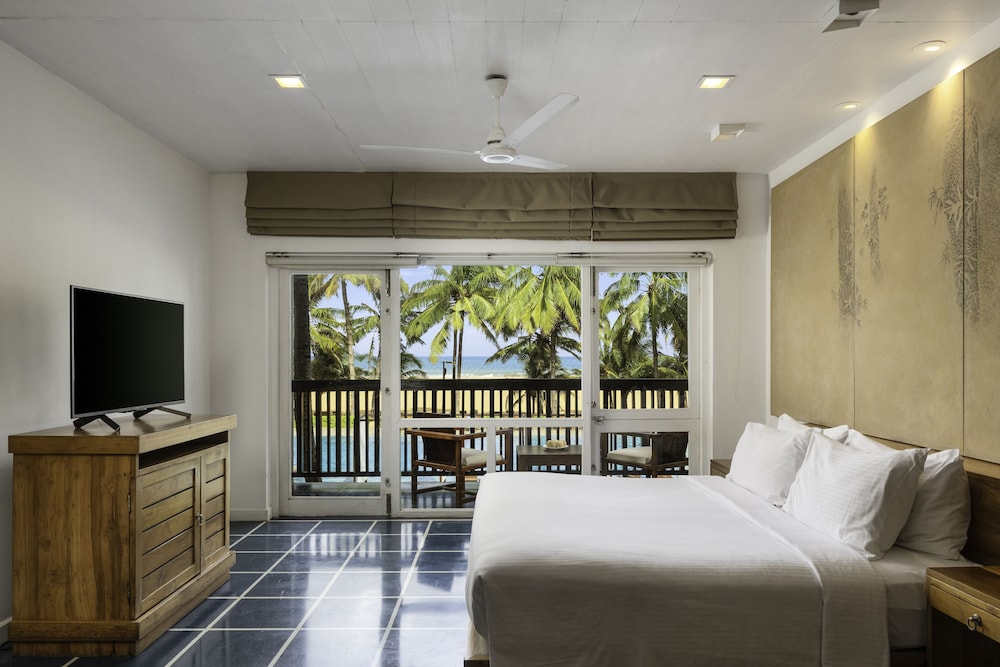 Jetwing Blue — Hotel rooms in Negombo, Western Province