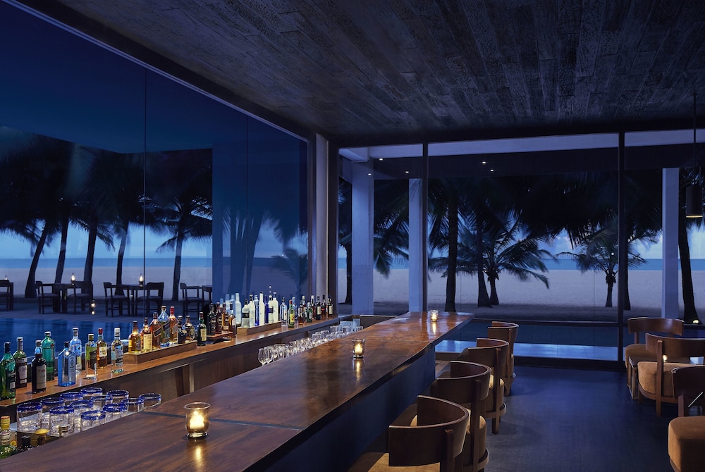 Jetwing Blue — Restaurant & bars in Negombo, Western Province