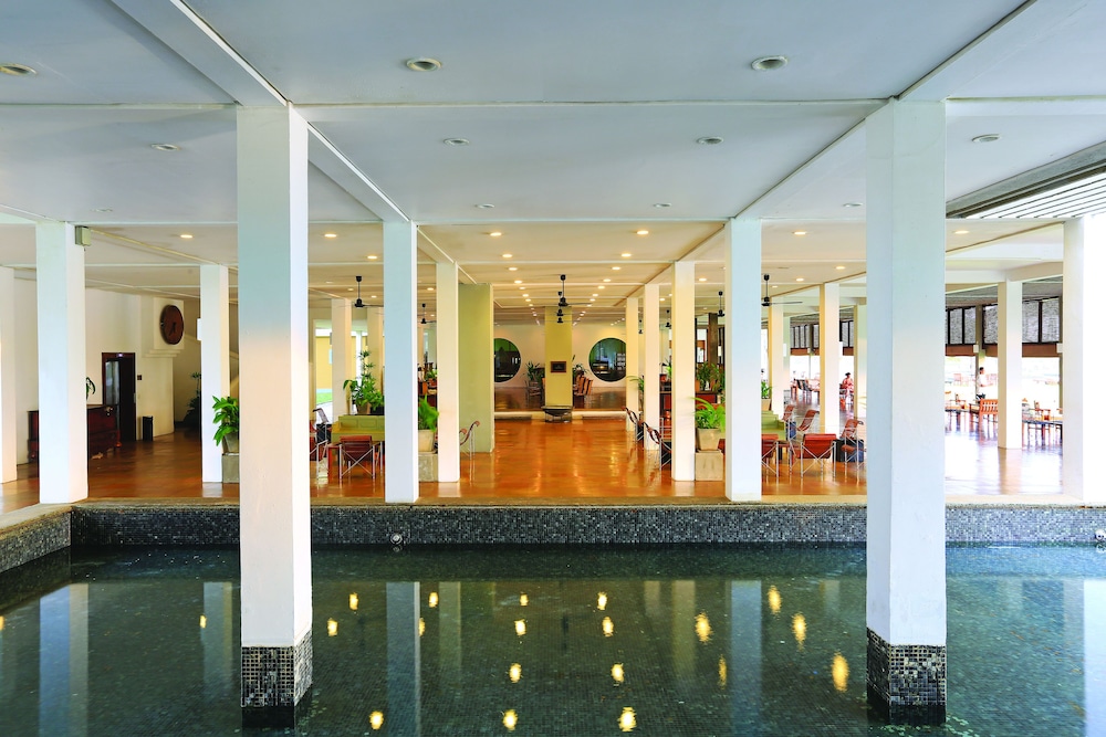 The Blue Water - Geoffrey Bawa Heritage Resort Hotel — Hotel building in Wadduwa