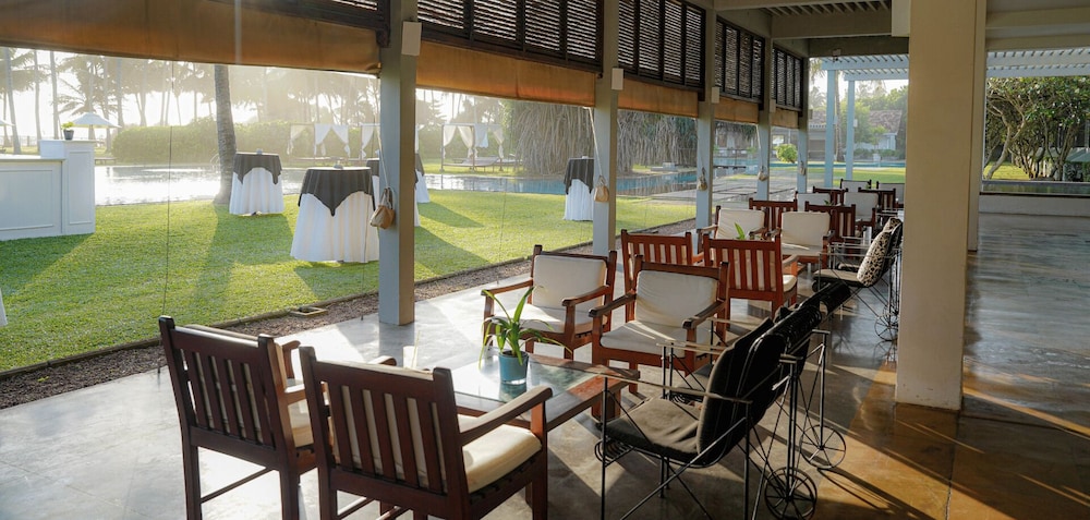 The Blue Water - Geoffrey Bawa Heritage Resort Hotel — Restaurant & bars in Wadduwa