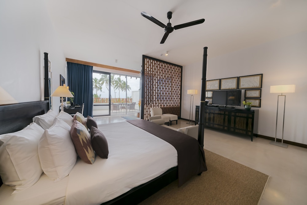 The Blue Water - Geoffrey Bawa Heritage Resort Hotel — Hotel rooms in Wadduwa