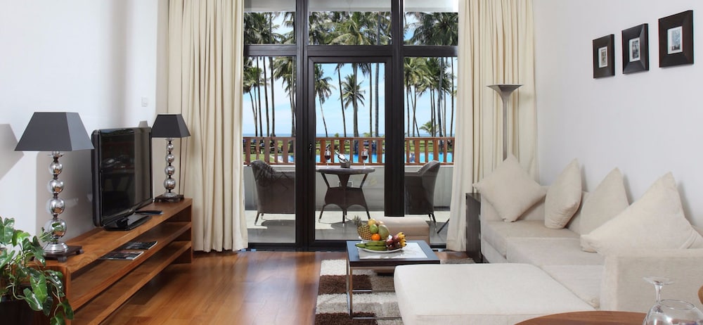 The Blue Water - Geoffrey Bawa Heritage Resort Hotel — Hotel rooms in Wadduwa