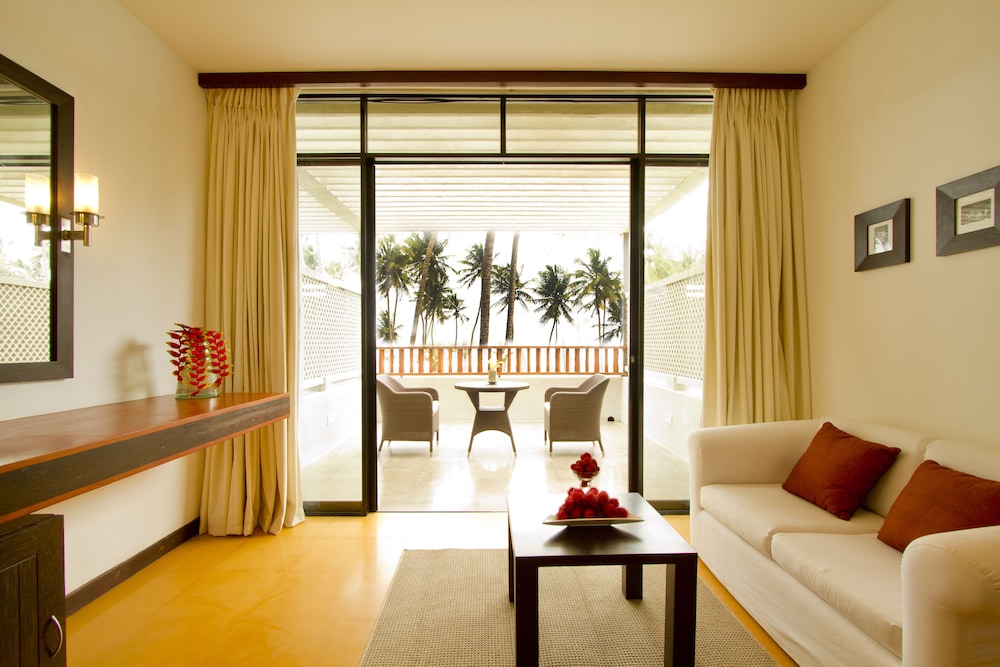 The Blue Water - Geoffrey Bawa Heritage Resort Hotel — Hotel rooms in Wadduwa