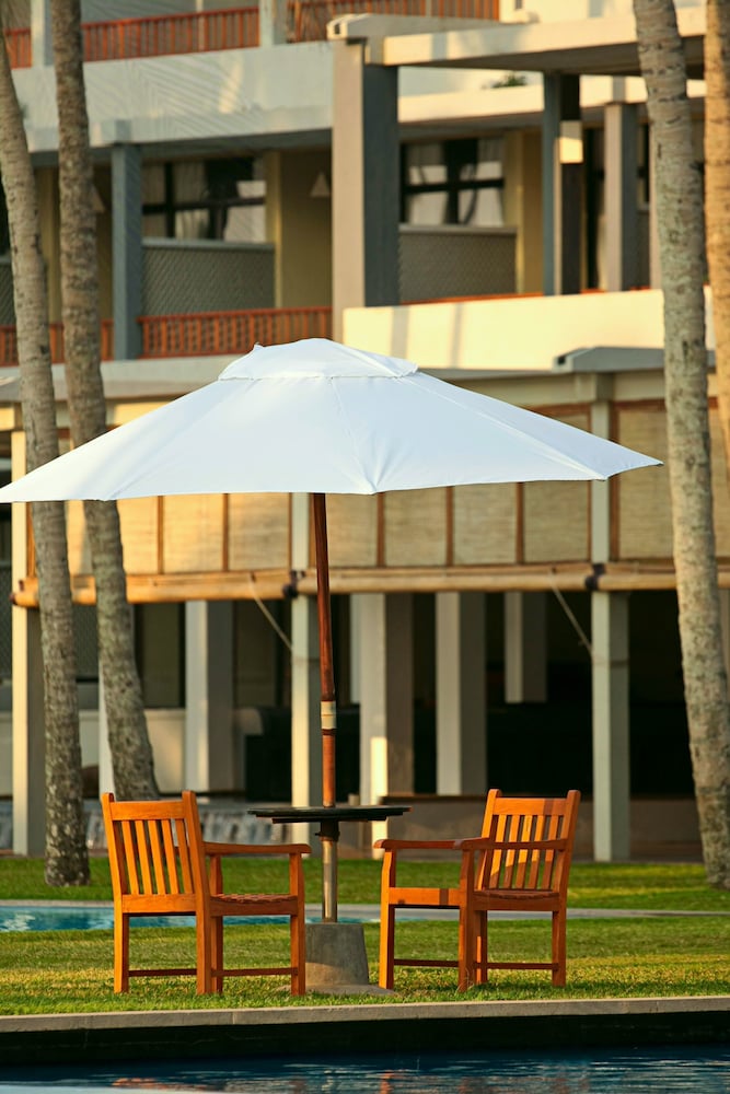 The Blue Water - Geoffrey Bawa Heritage Resort Hotel — Hotel building in Wadduwa