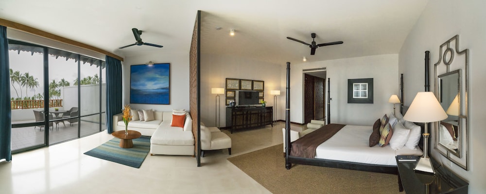 The Blue Water - Geoffrey Bawa Heritage Resort Hotel — Hotel rooms in Wadduwa