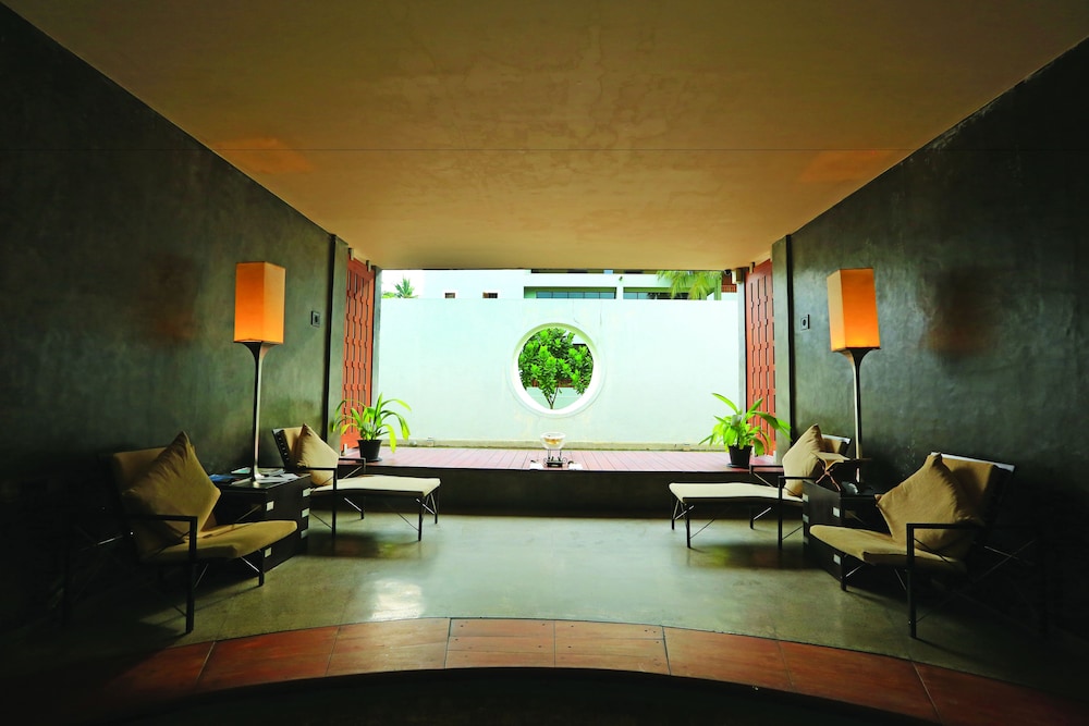 The Blue Water - Geoffrey Bawa Heritage Resort Hotel — Hotel building in Wadduwa