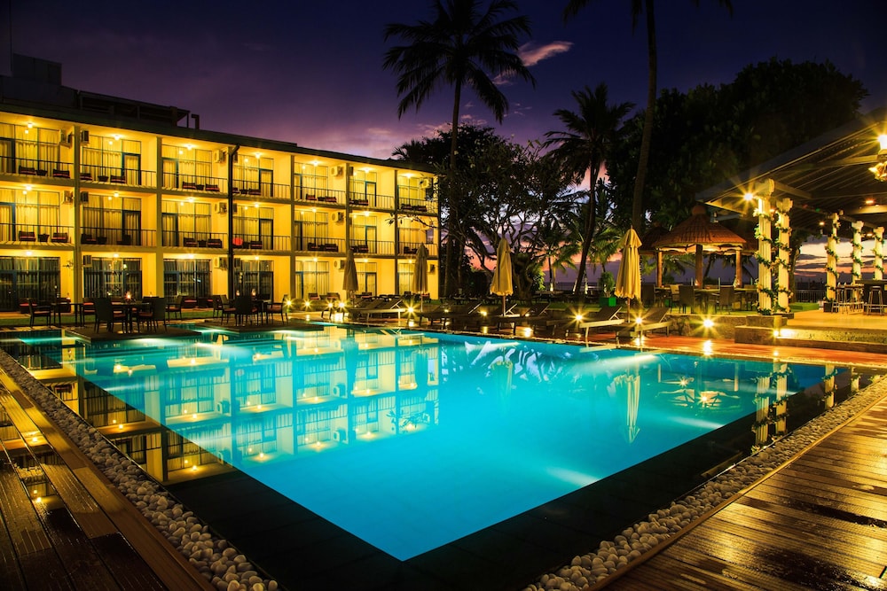 Camelot Beach Hotel — Swimming pool in Negombo, Western Province
