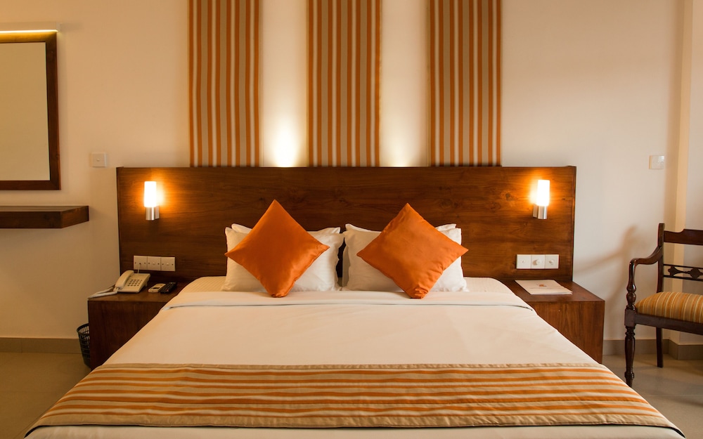 Camelot Beach Hotel — Hotel rooms in Negombo, Western Province