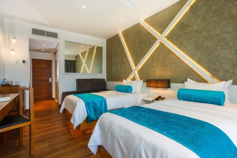 Camelot Beach Hotel — Hotel rooms in Negombo, Western Province