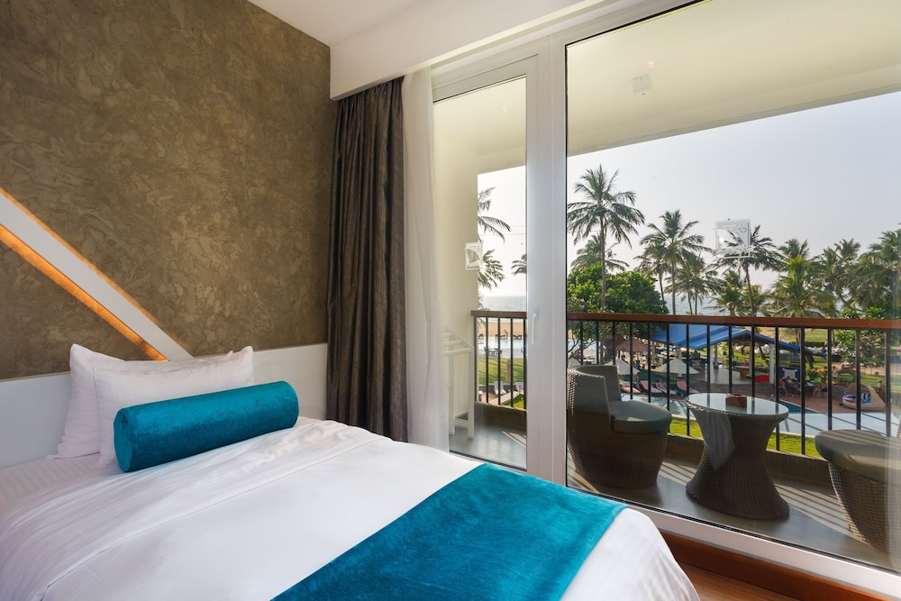 Camelot Beach Hotel — Hotel rooms in Negombo, Western Province