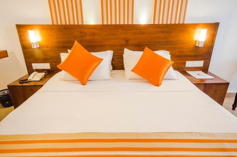 Camelot Beach Hotel — Hotel rooms in Negombo, Western Province