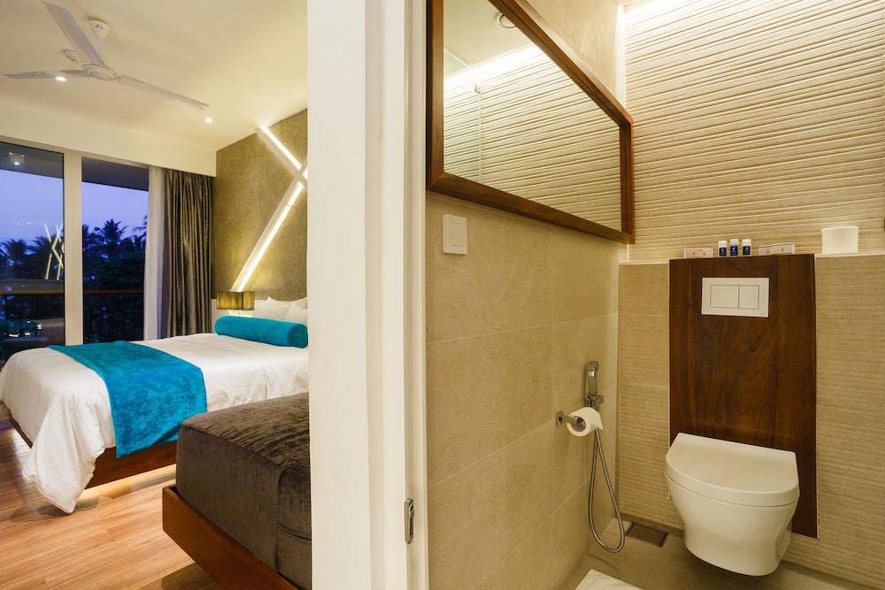 Camelot Beach Hotel — Hotel rooms in Negombo, Western Province