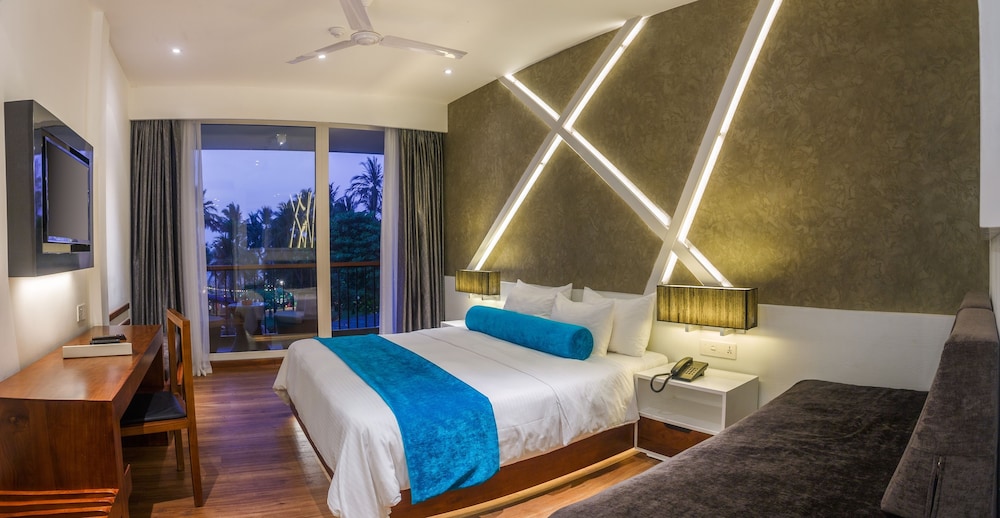 Camelot Beach Hotel — Hotel rooms in Negombo, Western Province
