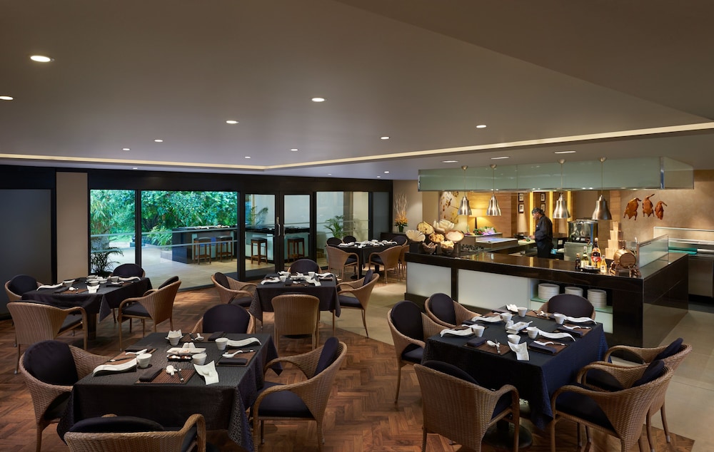 Cinnamon Grand Colombo — Restaurant & bars in Colombo, Western Province