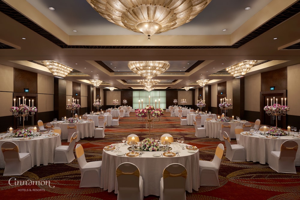 Cinnamon Grand Colombo — Restaurant & bars in Colombo, Western Province