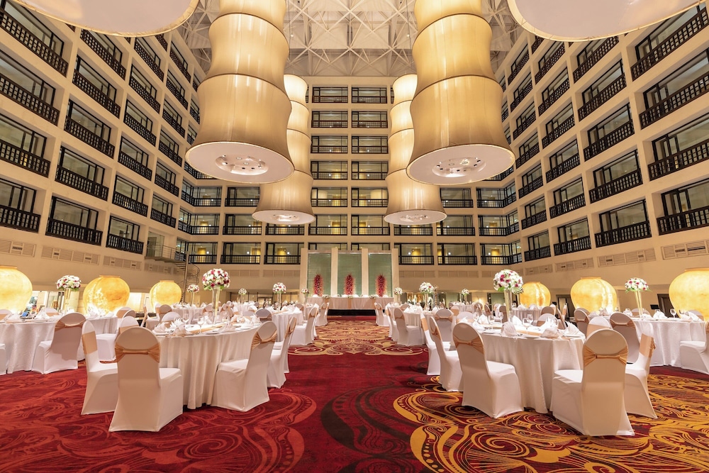 Cinnamon Grand Colombo — Hotel building in Colombo, Western Province