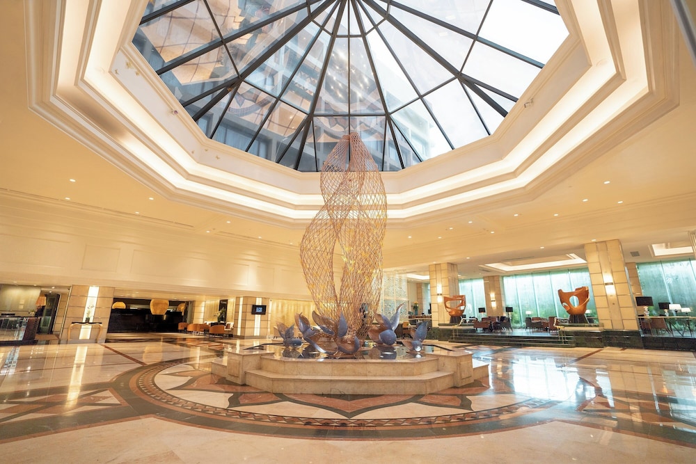 Cinnamon Grand Colombo — Hotel building in Colombo, Western Province