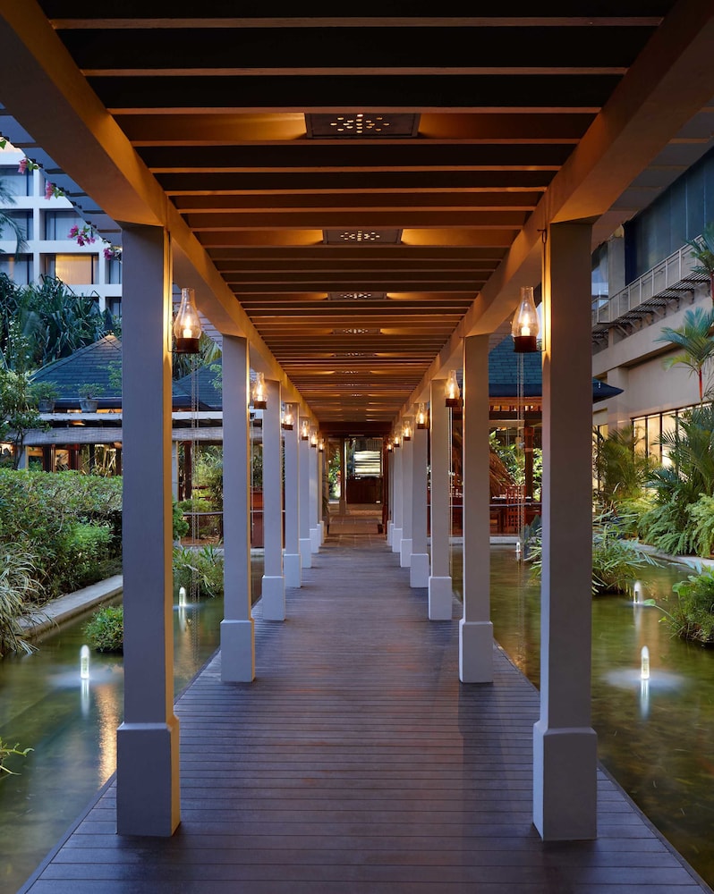 Cinnamon Grand Colombo — Restaurant & bars in Colombo, Western Province
