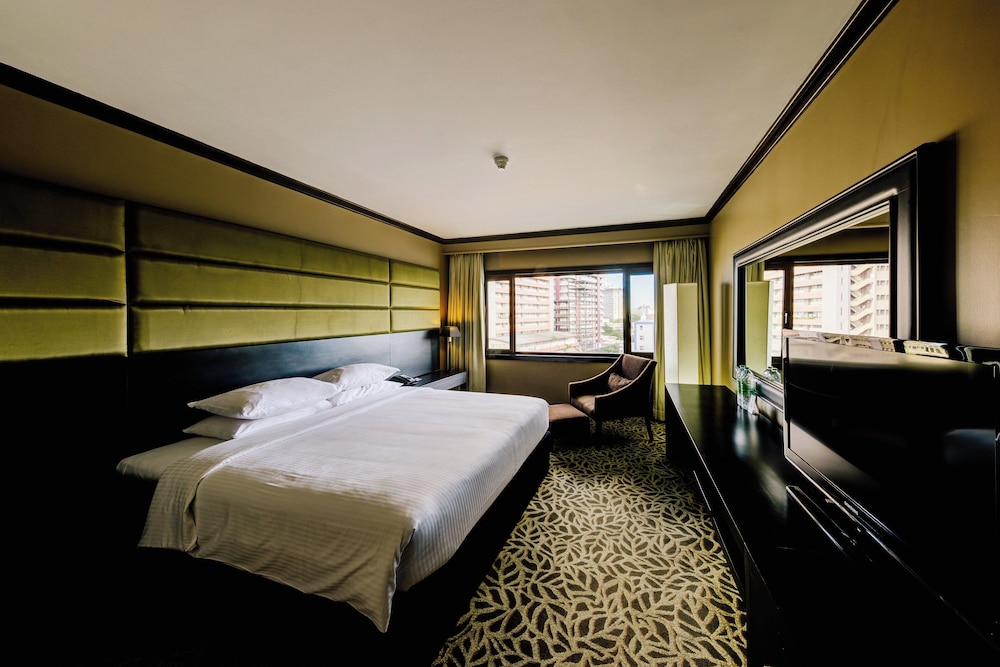 Cinnamon Lakeside Colombo — Hotel rooms in Colombo, Western Province