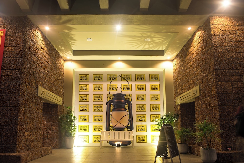 Cinnamon Lakeside Colombo — Attractions in the area in Colombo, Western Province