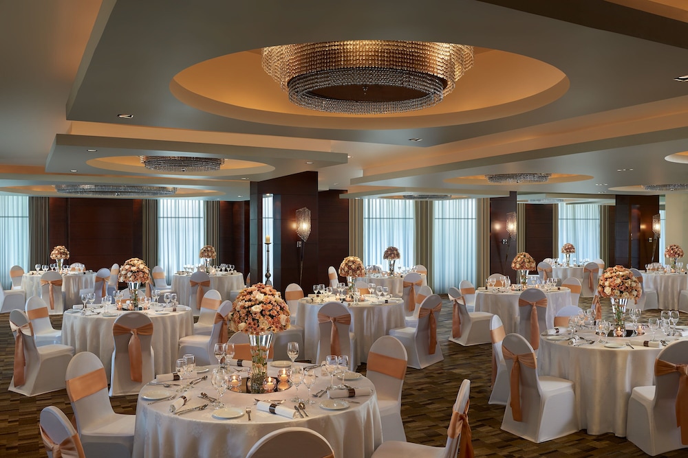 Cinnamon Lakeside Colombo — Hotel building in Colombo, Western Province