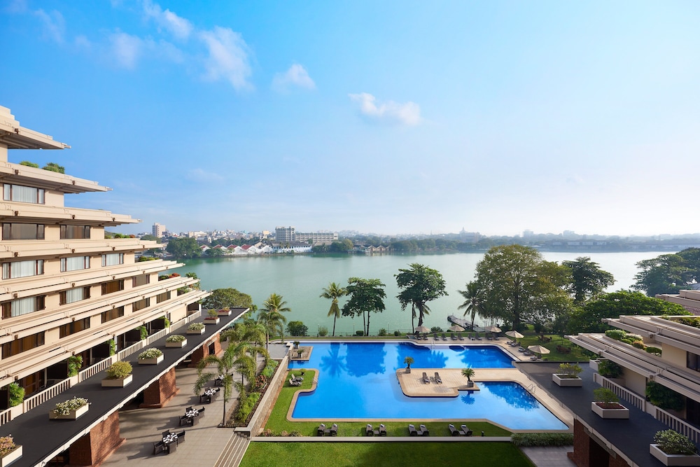 Cinnamon Lakeside Colombo — Main photo in Colombo, Western Province