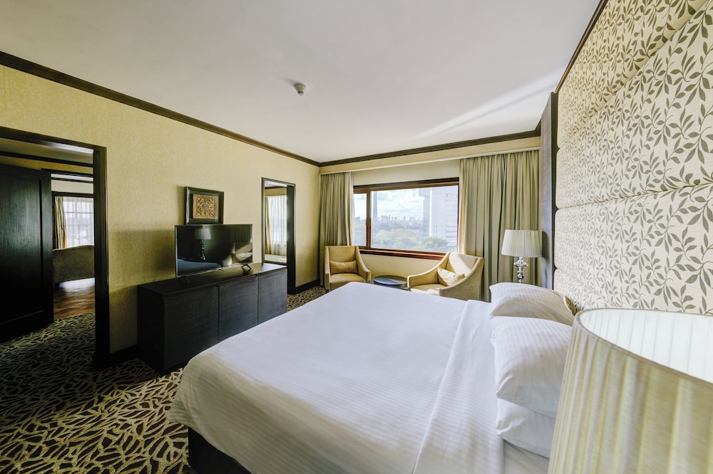 Cinnamon Lakeside Colombo — Hotel rooms in Colombo, Western Province