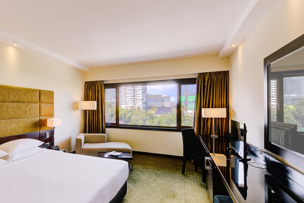 Cinnamon Lakeside Colombo — Hotel rooms in Colombo, Western Province