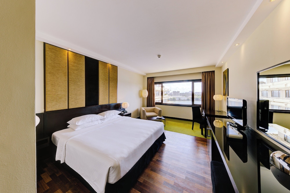 Cinnamon Lakeside Colombo — Hotel rooms in Colombo, Western Province