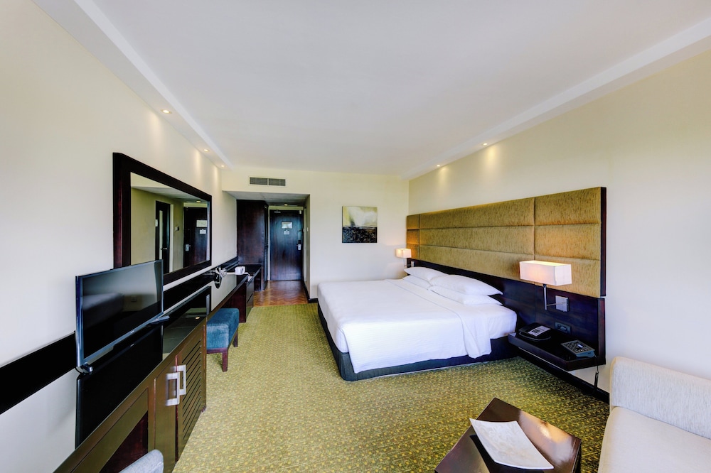 Cinnamon Lakeside Colombo — Hotel rooms in Colombo, Western Province