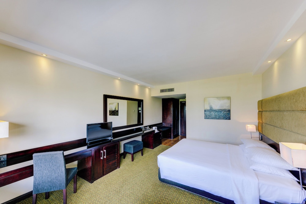 Cinnamon Lakeside Colombo — Hotel rooms in Colombo, Western Province