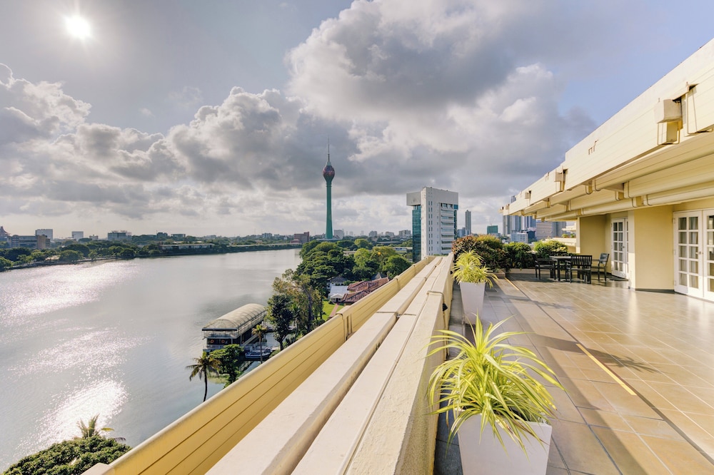Cinnamon Lakeside Colombo — Attractions in the area in Colombo, Western Province
